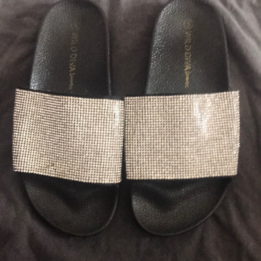 Wild diva slides